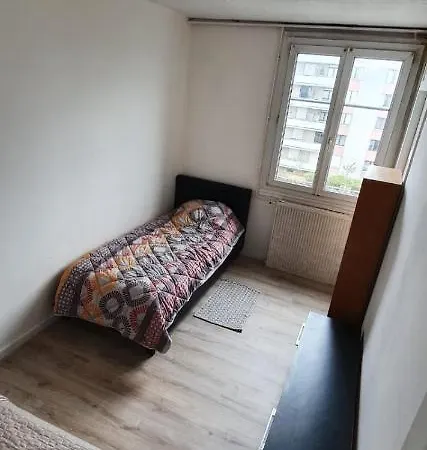 Stains appartement en résidence Appartamento